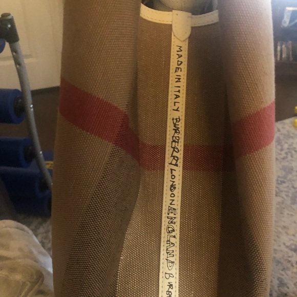 Burberry Tote - Reversible Coated Canvas - Picture 5 of 6